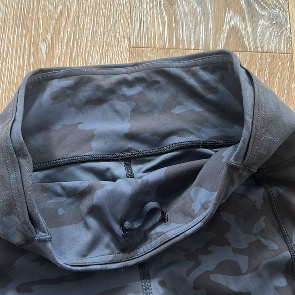 Lululemon 23" Camo Leggings - Picture 4 of 8